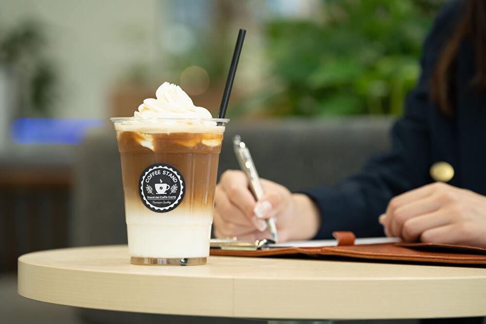 ホイップの乗ったコーヒードリンク
